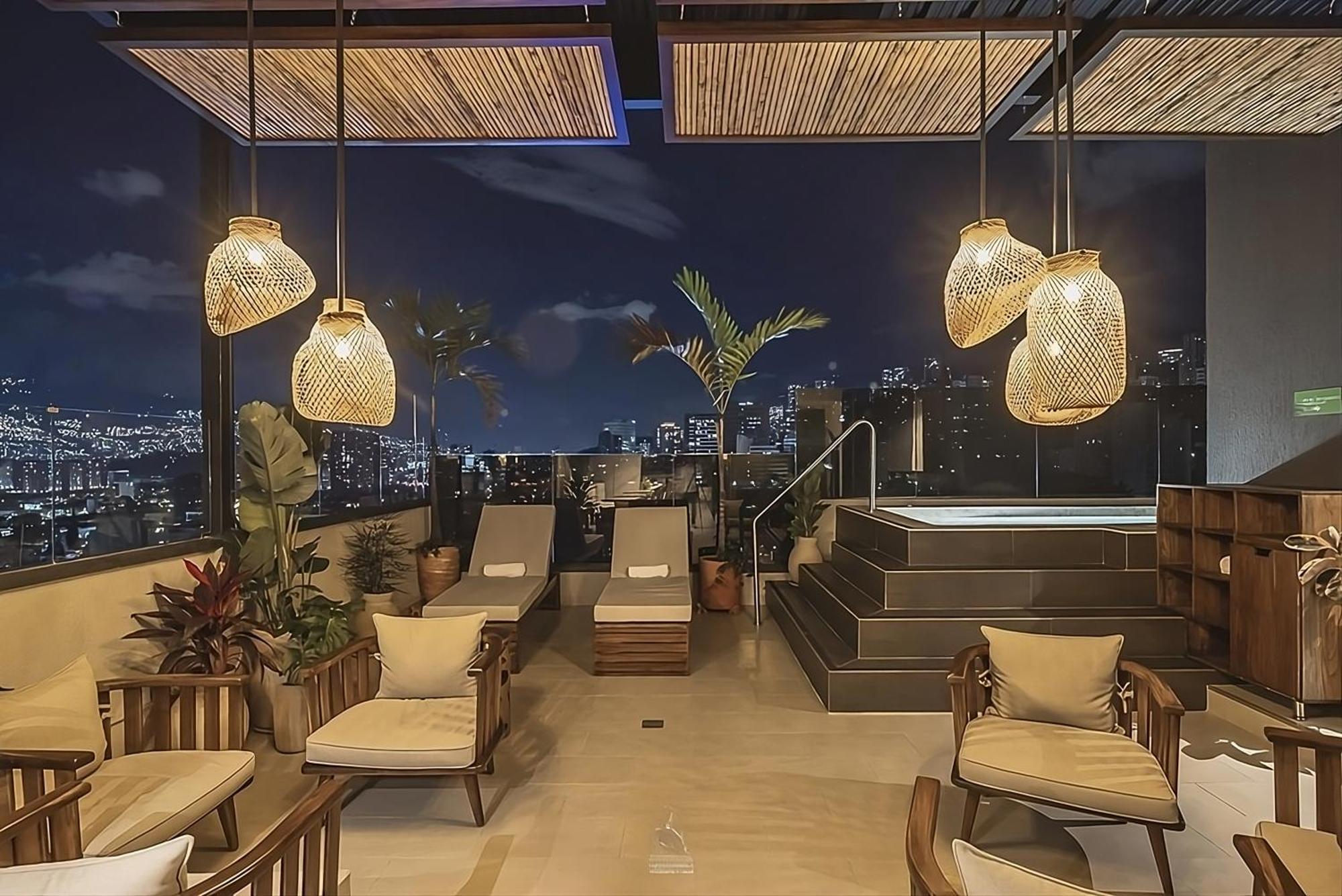 Golden Valley Hotel 메딜린 외부 사진
