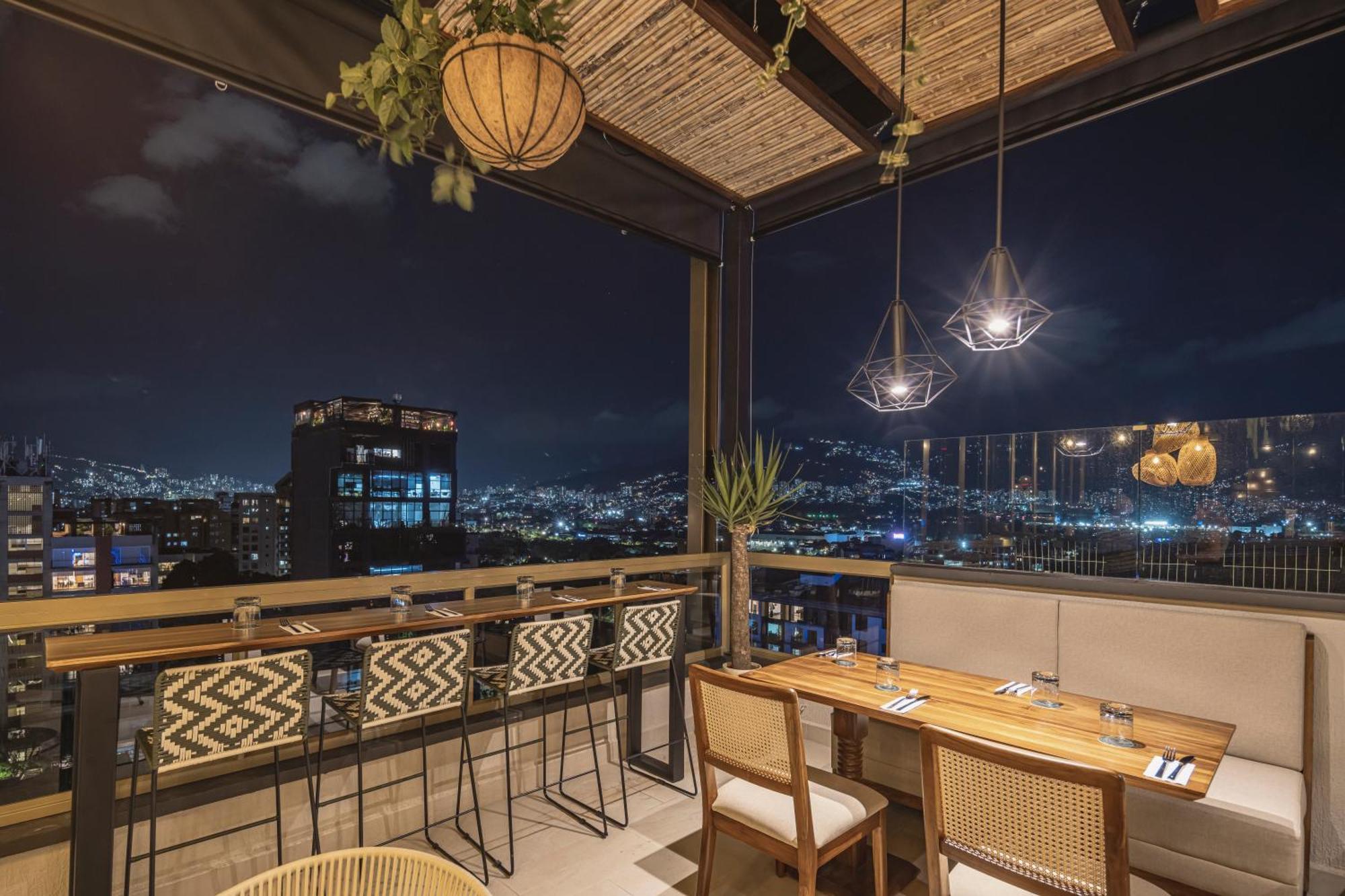Golden Valley Hotel 메딜린 외부 사진
