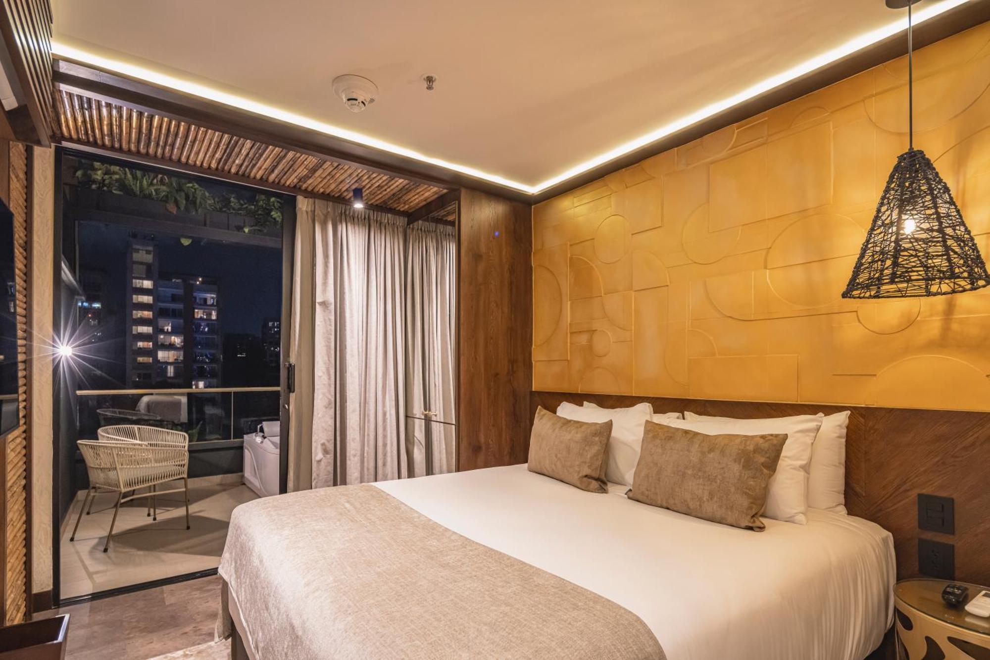 Golden Valley Hotel 메딜린 외부 사진