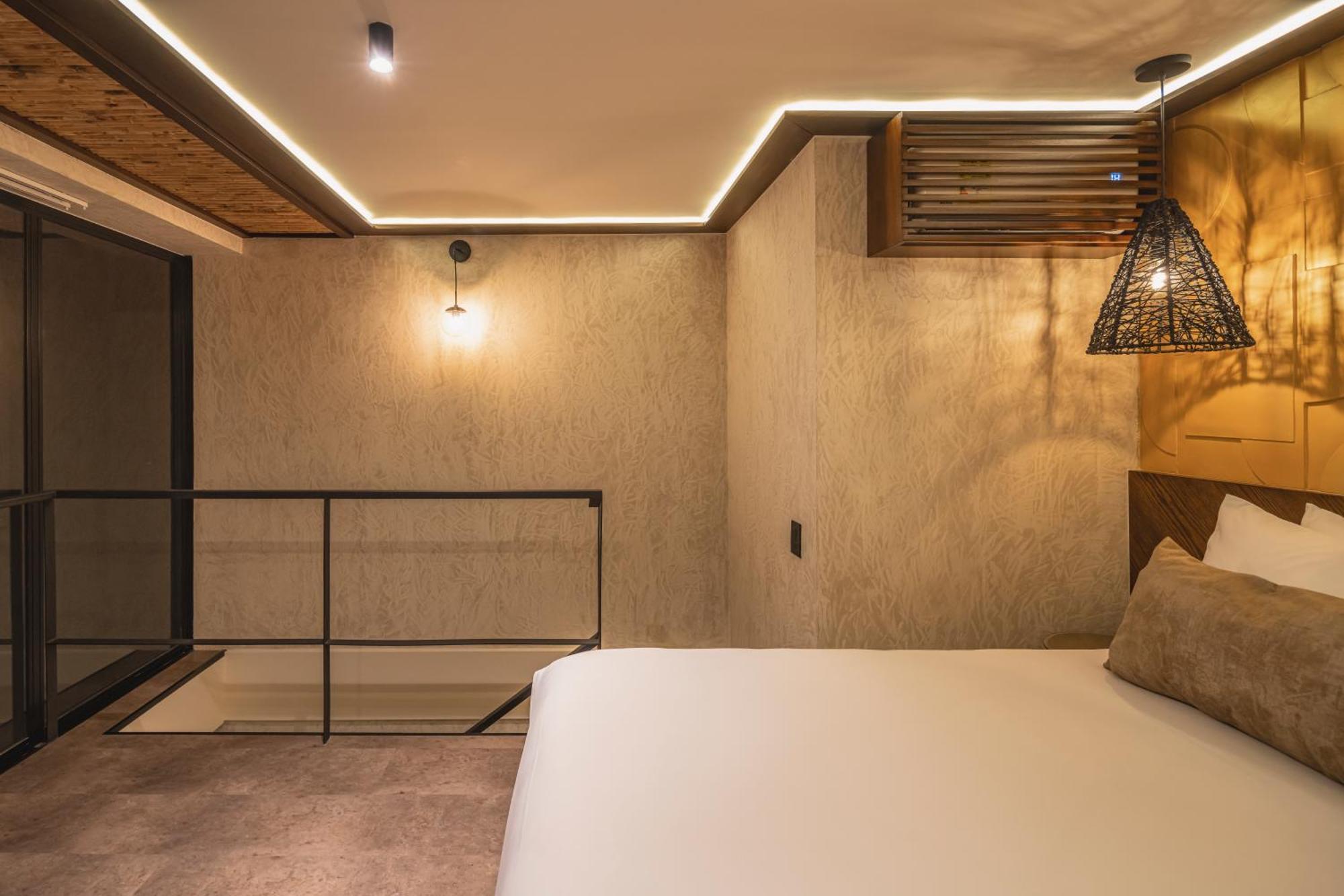 Golden Valley Hotel 메딜린 외부 사진