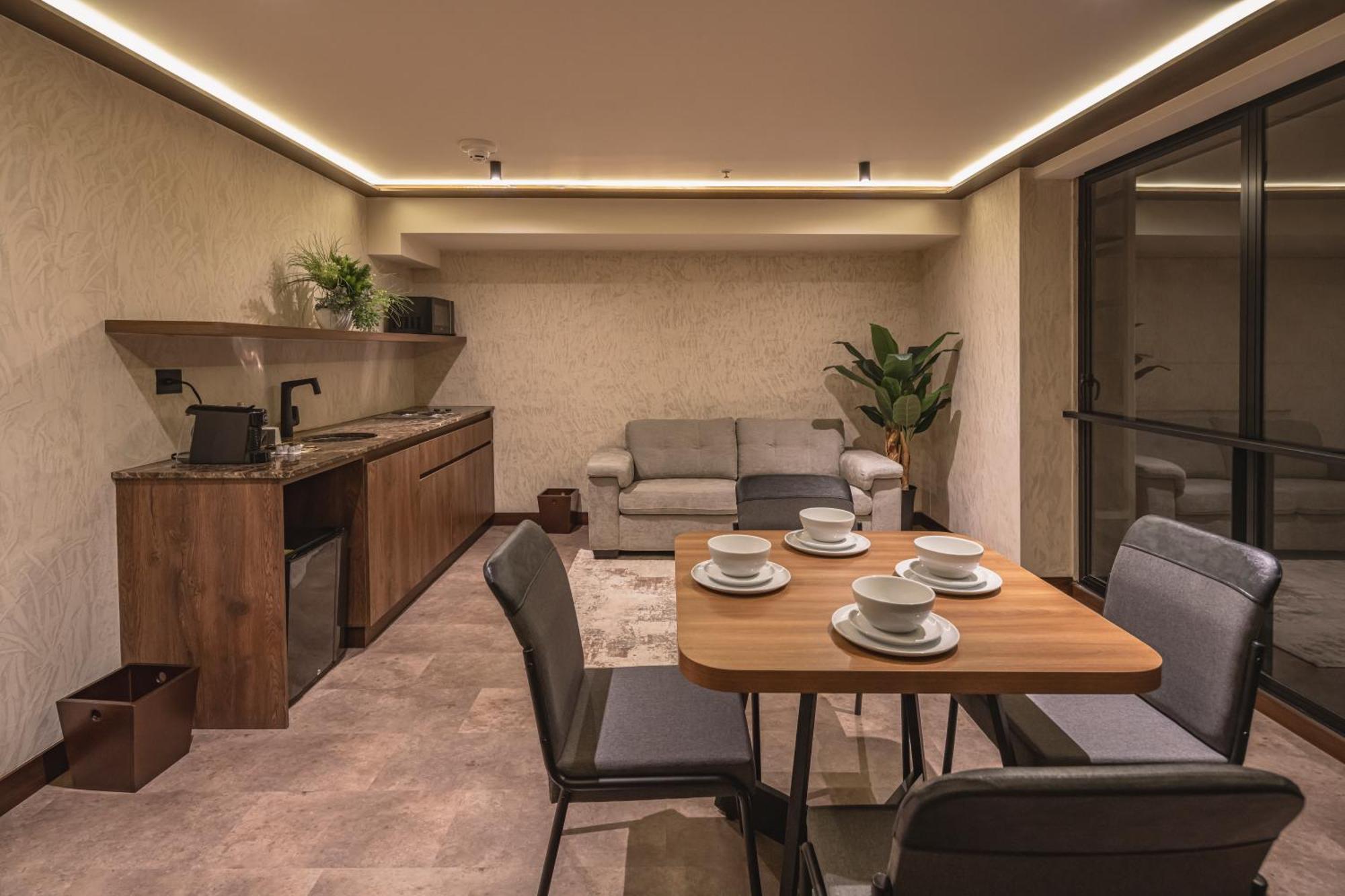 Golden Valley Hotel 메딜린 외부 사진