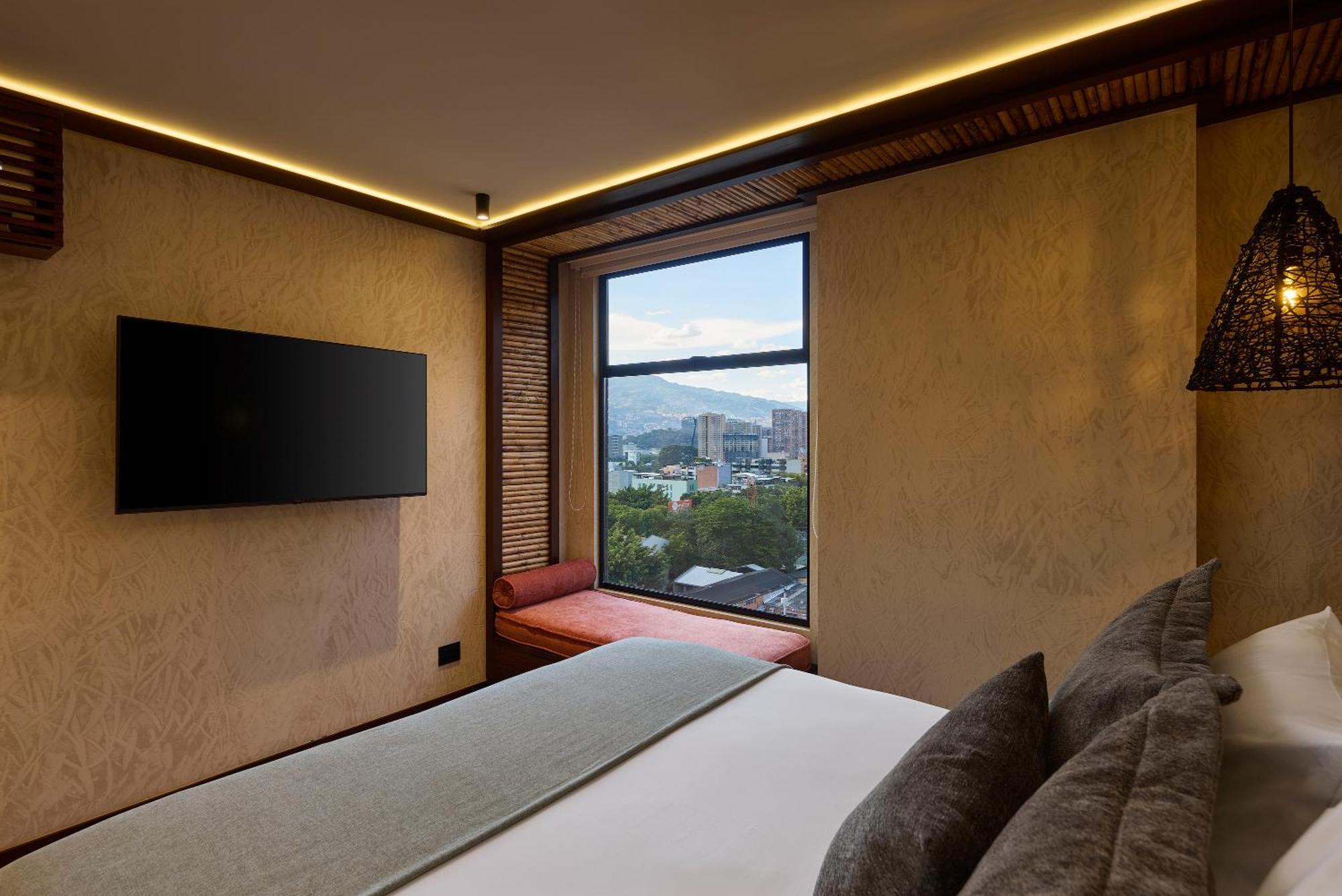 Golden Valley Hotel 메딜린 외부 사진