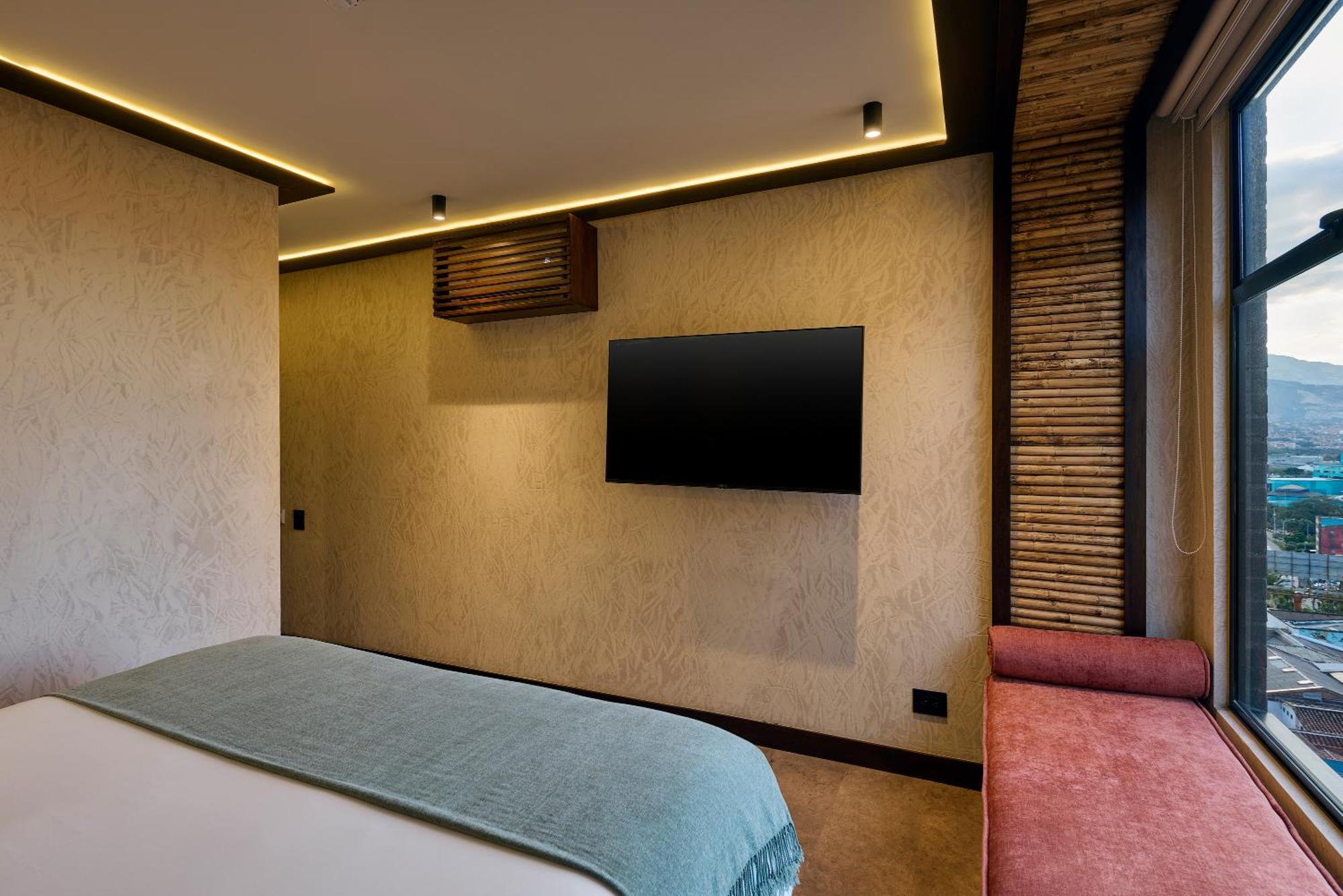 Golden Valley Hotel 메딜린 외부 사진