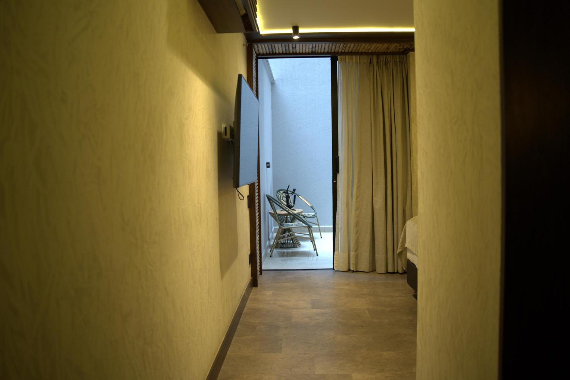 Golden Valley Hotel 메딜린 외부 사진
