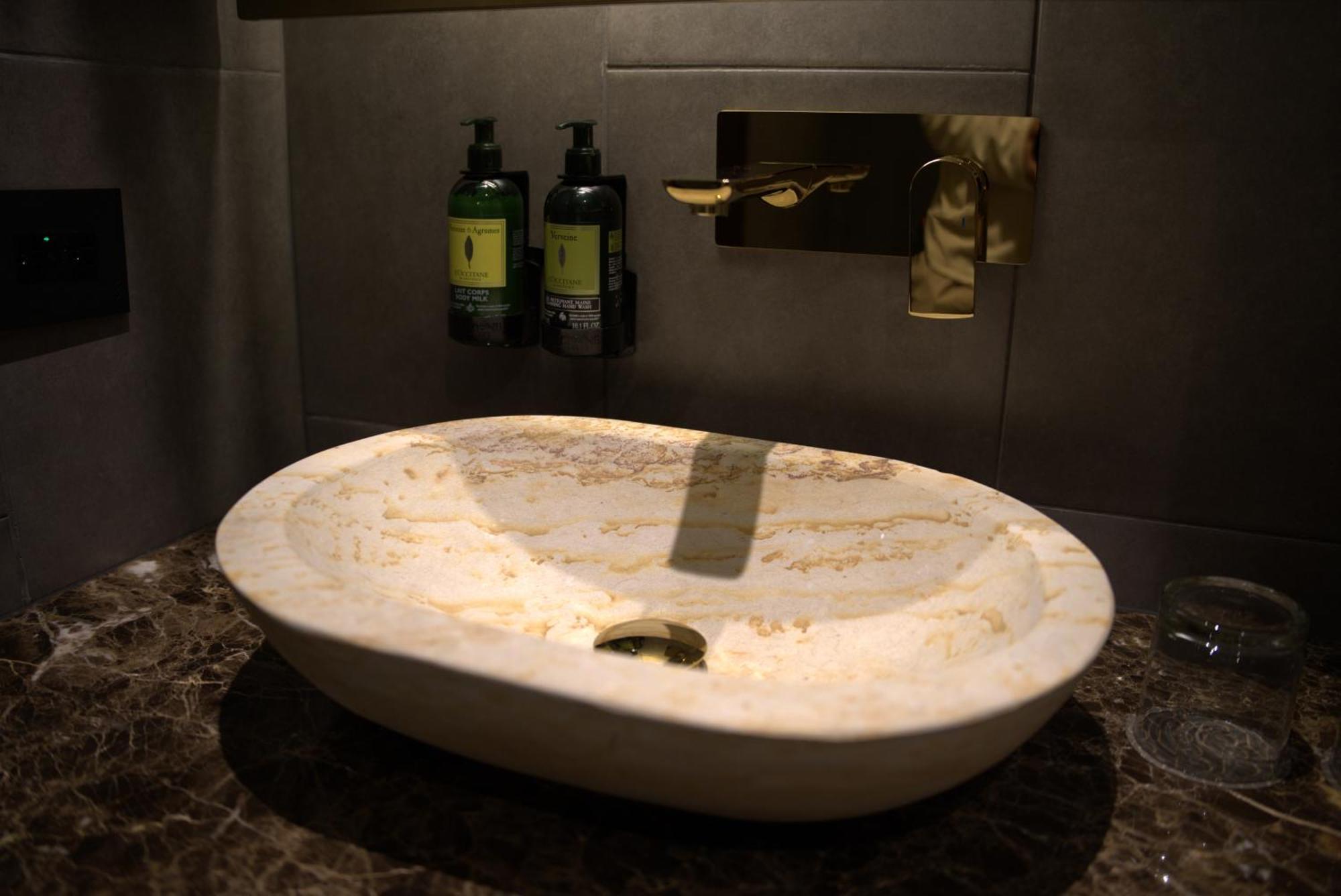 Golden Valley Hotel 메딜린 외부 사진